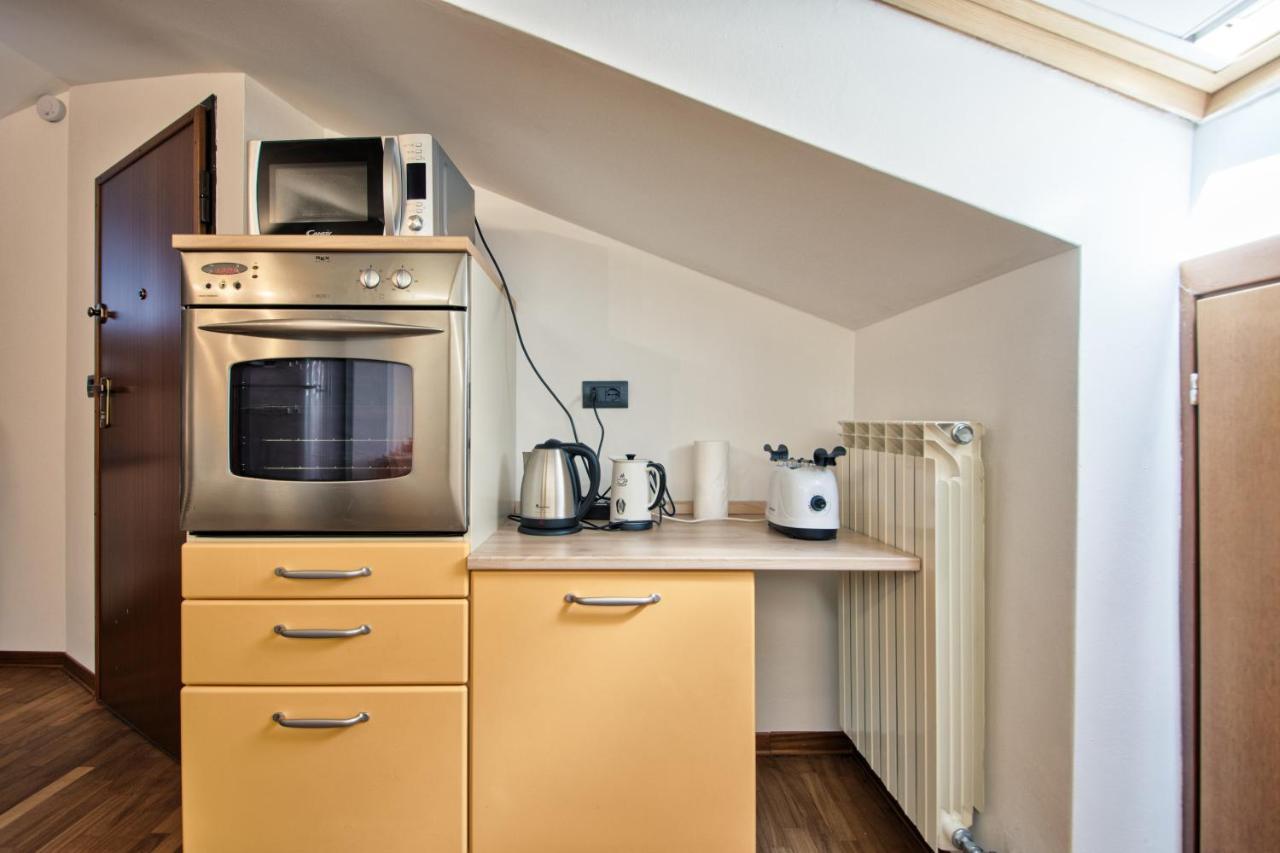 5 Miglia Apartment La Mansarda A Колленьо Экстерьер фото