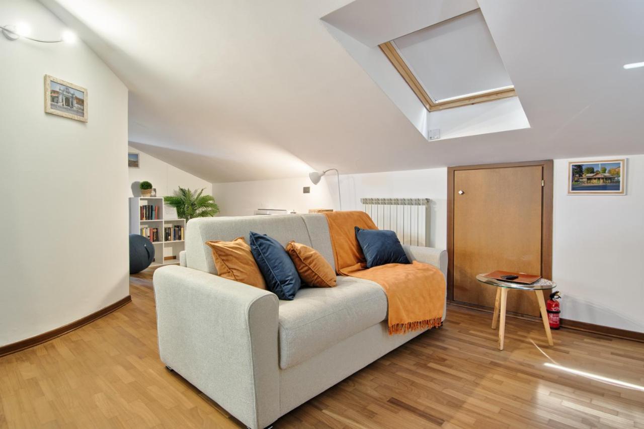 5 Miglia Apartment La Mansarda A Колленьо Экстерьер фото